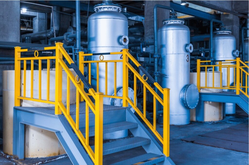 METALÚRGICO: o trabalho em áreas próximas a tanques que armazenam materiais inflamáveis pode garantir adicional de periculosidade